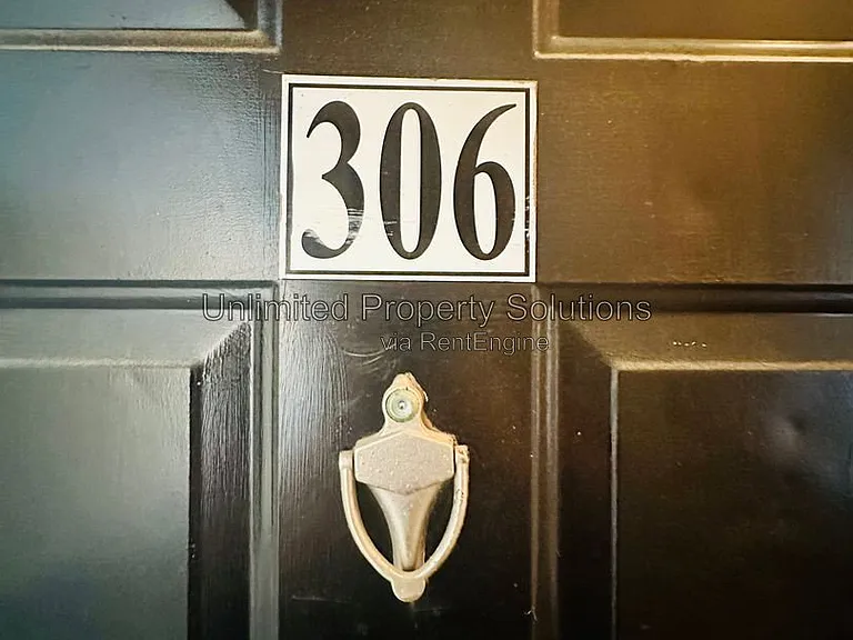 370 S Kerr Ave #306 — Photo 3