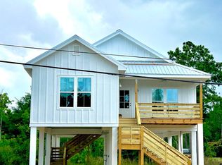 204 Piney Ridge Dr, Waveland, MS 39576