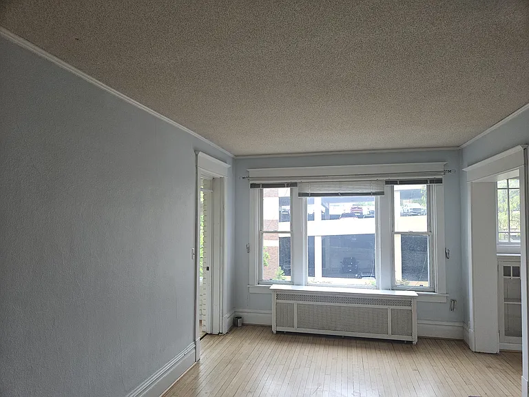 418 S 4th St #6 — Photo 8