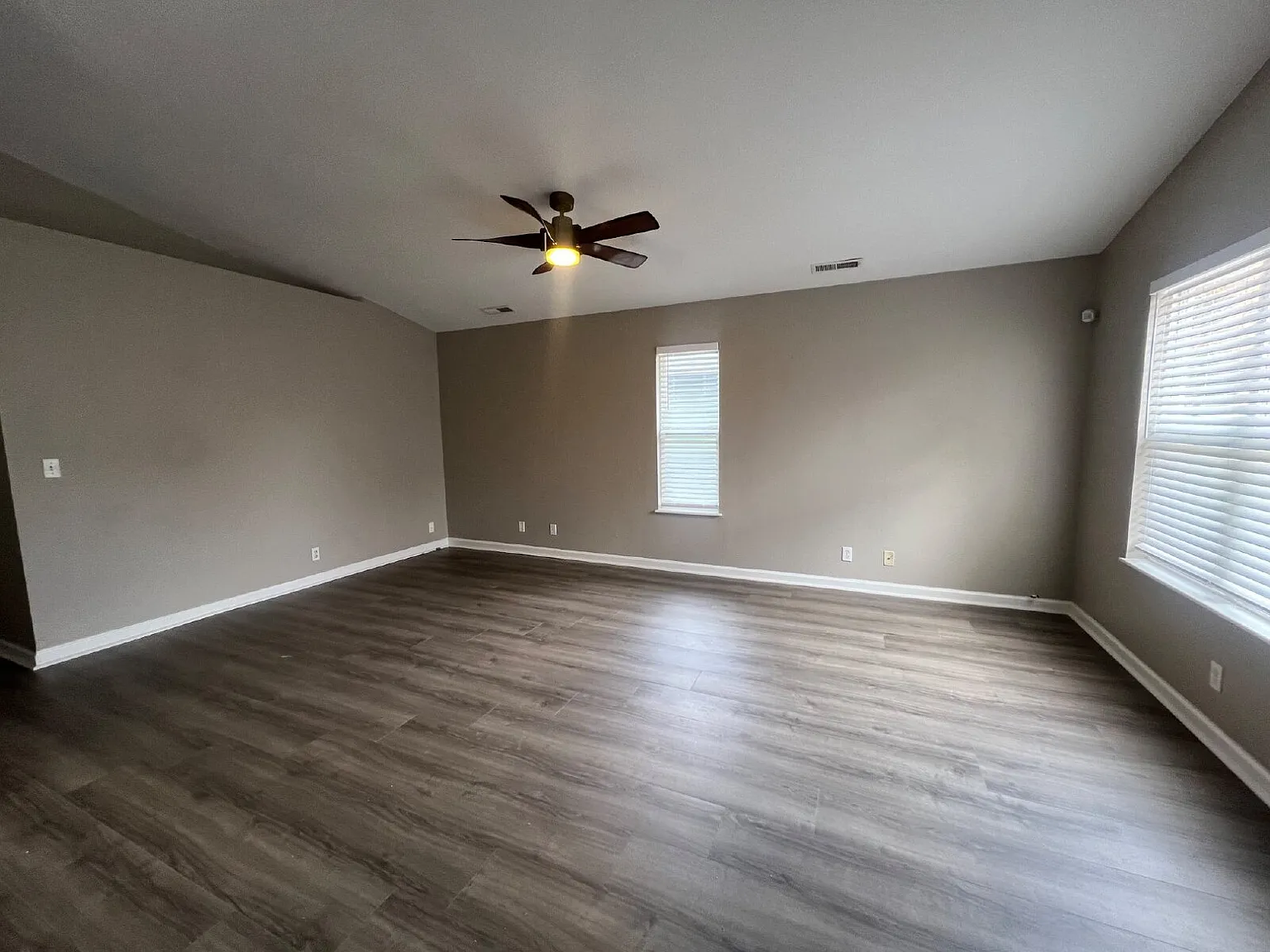 3 bed, 2.0 bath, 1237 sqft, $1,650 — Photo 3