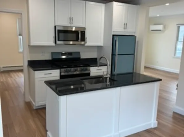 35 Mulberry St, Stamford, CT 06907