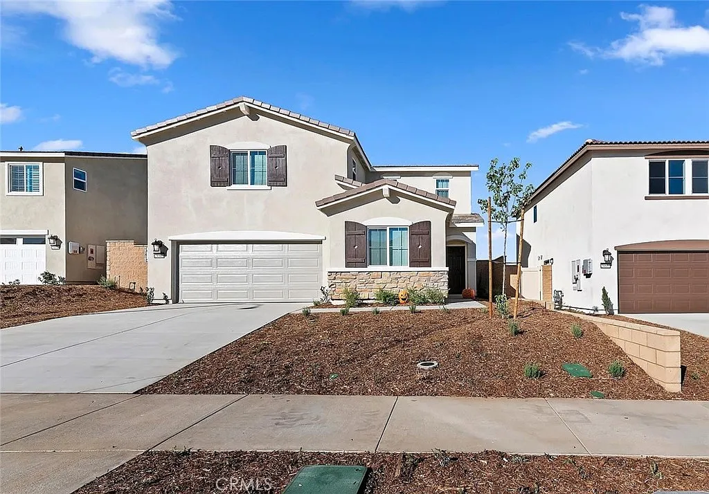 4 bed, 2.5 bath, 1824 sqft, $3,300 — Photo 2
