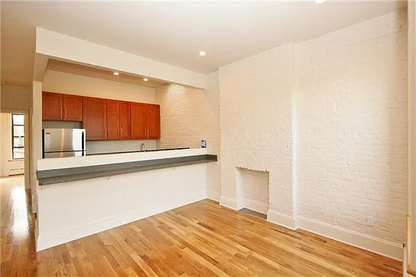 Rented by R New York | media 16