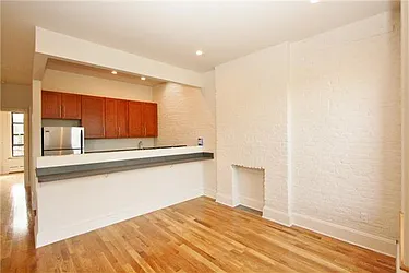 Rented by R New York