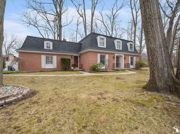 1950 Brookwood Ln, Temperance, MI 48182