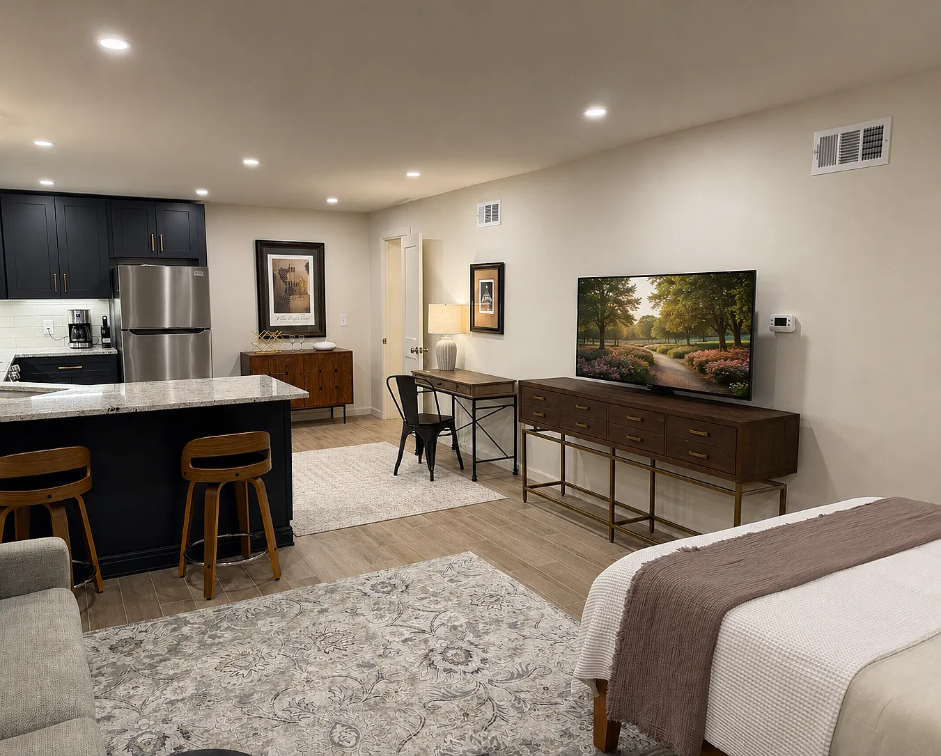 1735 S Cheyenne Ave — Photo 1