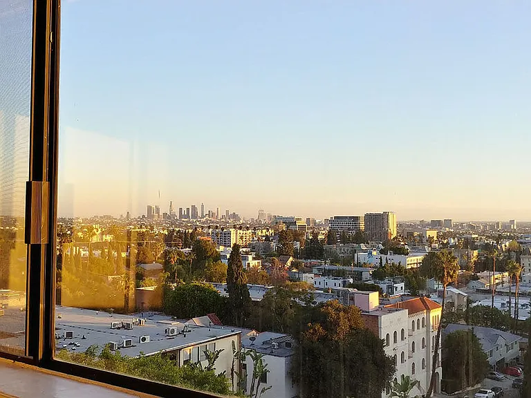 Five Star Suites — Photo 77