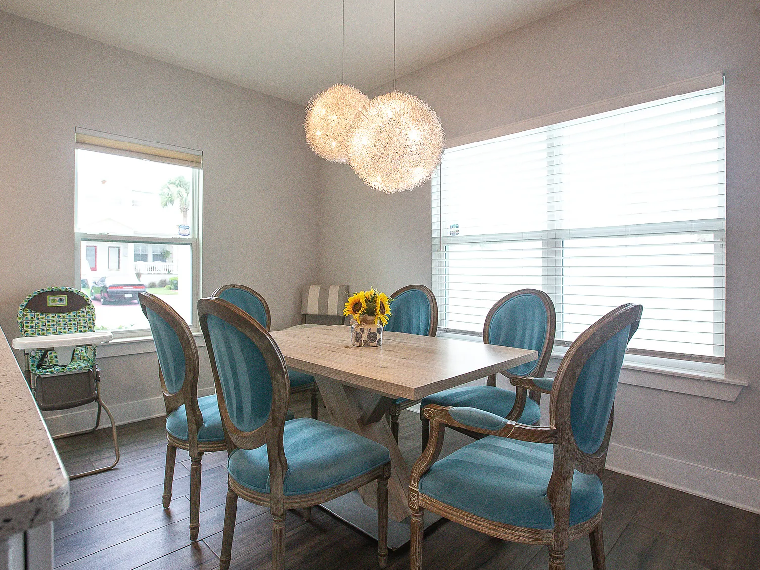 4 bed, 2.5 bath, 1314 sqft, $4,795 — Photo 4