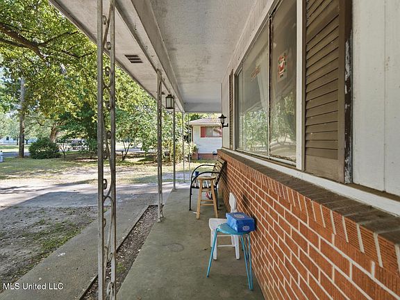 4th image of 2968 N 5th Ave