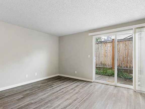 5th image of 425 4th St NE #A-3