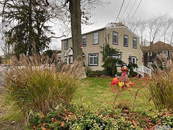 3rd image of 240 Bayview Ave
