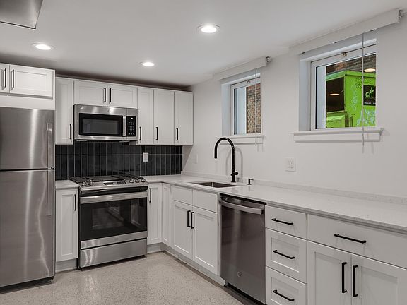 5th image of 632 Prentis St #10711570