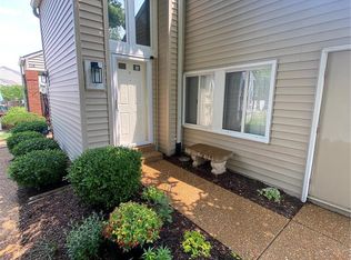 736 Ridgeview Circle Ln, Ballwin, MO 63021