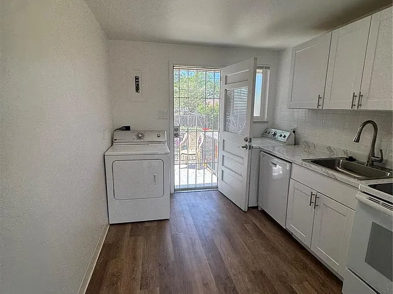 1119 Rosemary St #2 — Photo 2