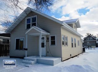 516 E Cook St, New London, WI 54961