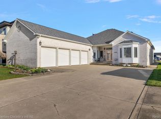 32560 N River Rd, Harrison Township, MI 48045