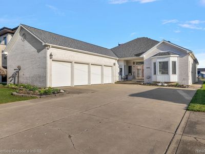 32560 N River Rd, Harrison Township, MI, 48045