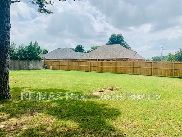 5300 S 44th Pl — Photo 4