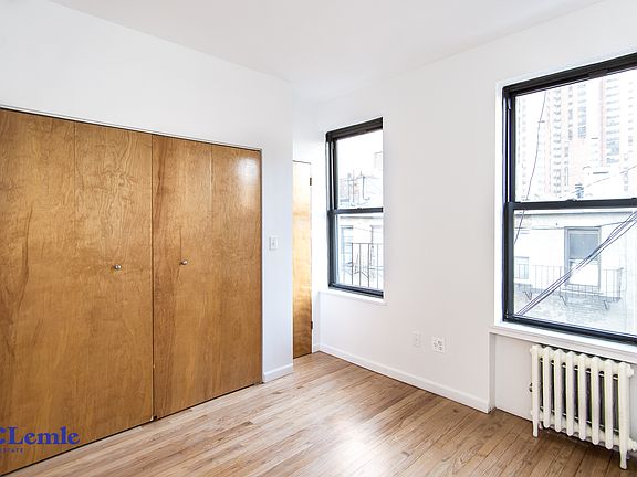2nd image of 215 E 88th St #5RE