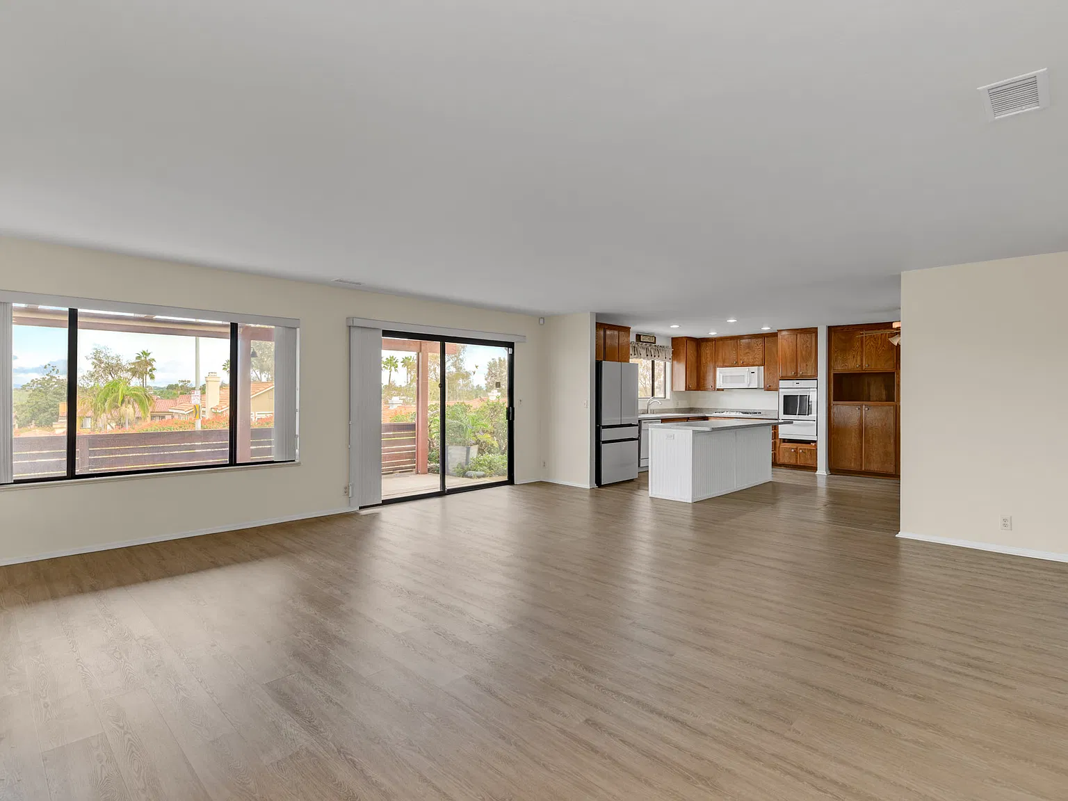 2 bed, 1581 sqft, $2,495 — Photo 2