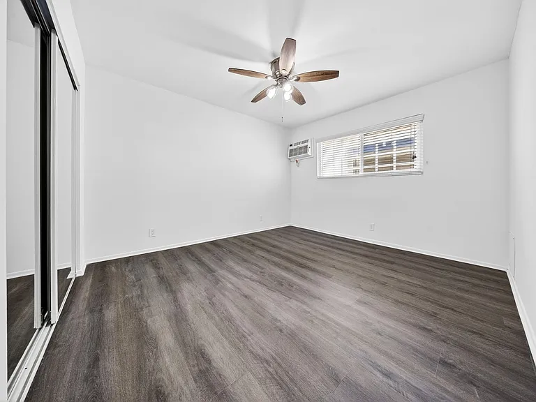 15114 Dickens St. — Photo 16