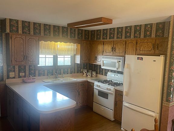 2nd image of 15737 Acacia Dr
