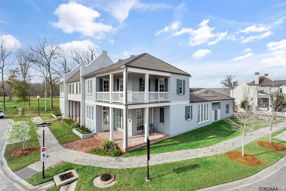 Building Photo - 3305 Pointe Marie Dr