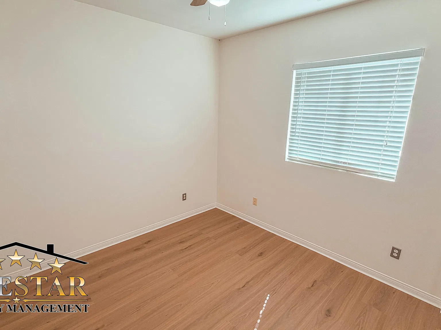 4 bed, 2.5 bath, 2011 sqft, $2,595 — Photo 3