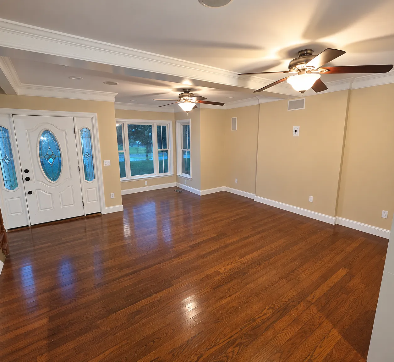 3 bed, 2.5 bath, 2112 sqft, $2,300 — Photo 2