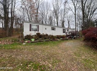 733 Stock Farm Rd, Lake Ariel, PA 18436
