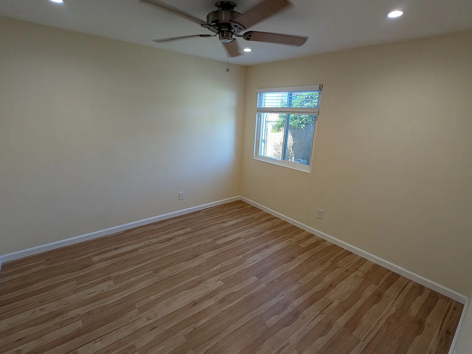 2 bed, 550 sqft, $2,149 — Photo 1