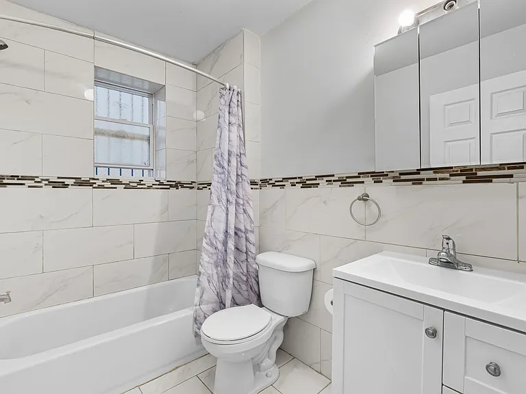 280 S 20th St #1 — Photo 8