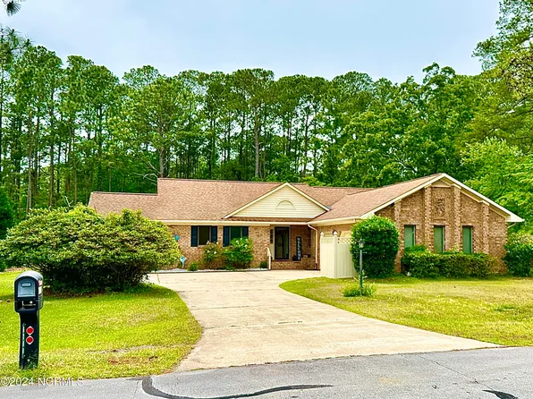 6200 Cardinal Drive, New Bern, NC 28560