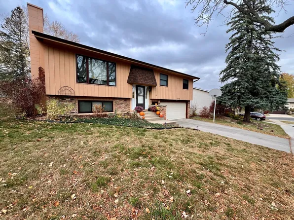 952 28th St NW, Rochester, MN 55901