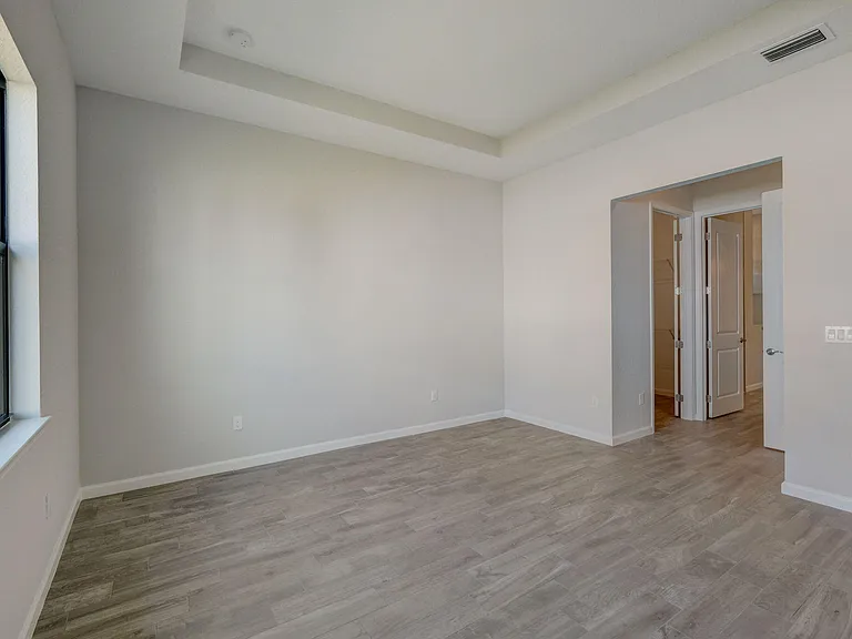 837 SE Courances Dr — Photo 14