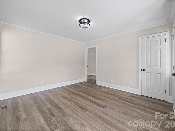4th image of 125 Mickle Ct