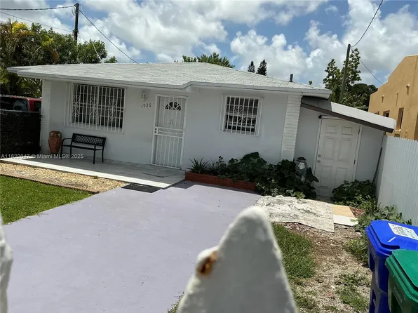 1924 NW 35th St, Miami, FL 33142