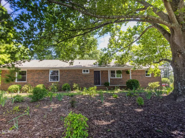 2597 Pendergrass Road, Raeford, NC 28376