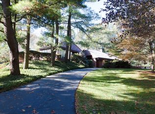 234 Barden Rd, Bloomfield Hills, MI 48304