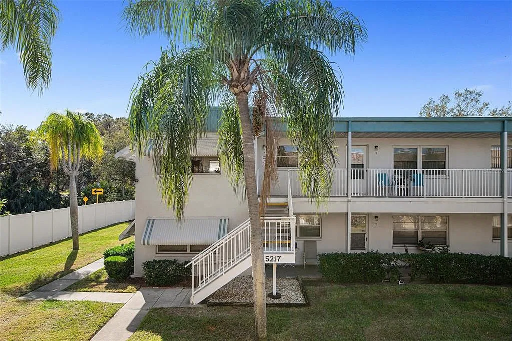2 bed, 2.0 bath, 1110 sqft, $1,500 — Photo 2
