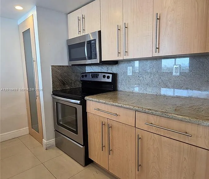 7601 E Treasure Dr #1516 — Photo 19