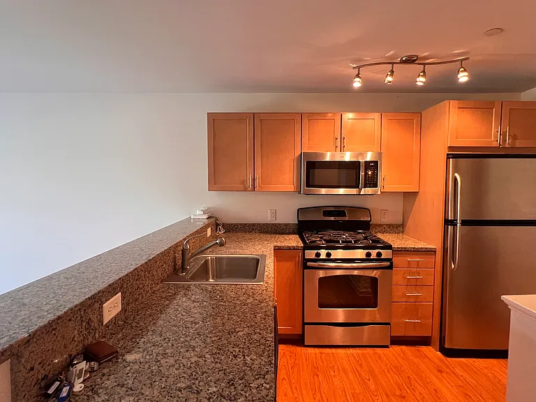 26 Schoolhouse Dr #204 — Photo 25