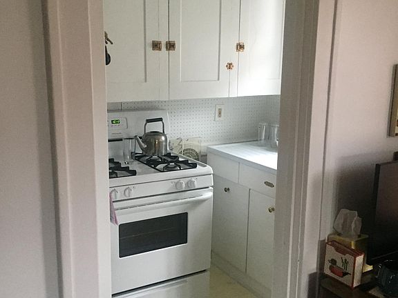 3rd image of 356 Biddle Ave APT 6
