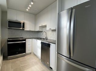 66 Spadina Rd #407, Toronto, ON M5R2T4