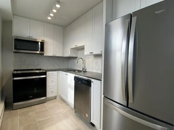 66 Spadina Road, 66 Spadina Rd, Toronto, ON M5R 2T4