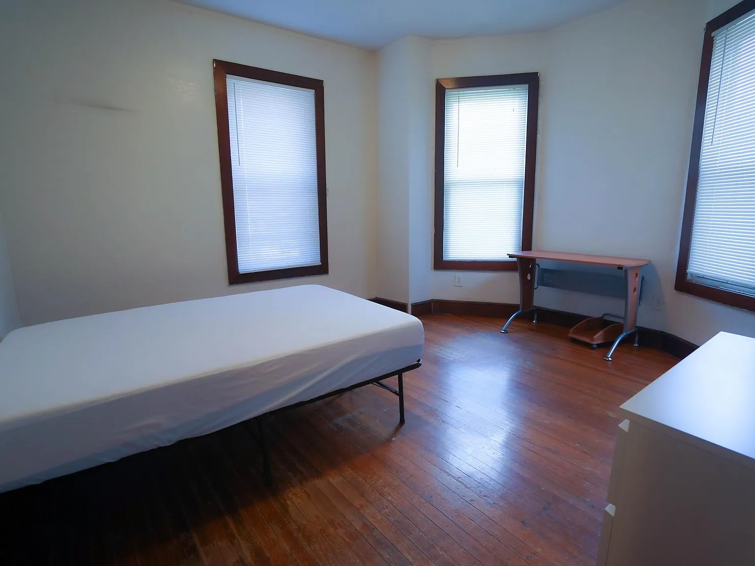 5943 Kingsbury Ave — Photo 3