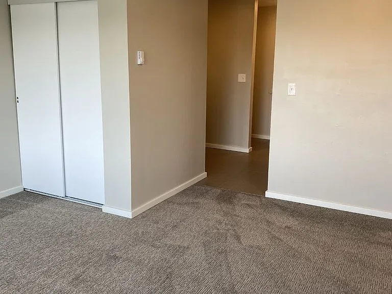 Mercer Crest Apartments — Photo 4