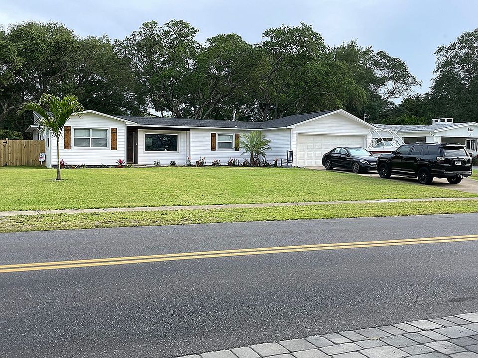 1st image of 310 Yacht Club Dr