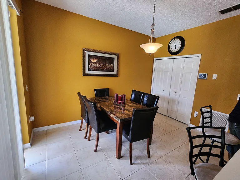 2503 Buttercup Ct — Photo 8