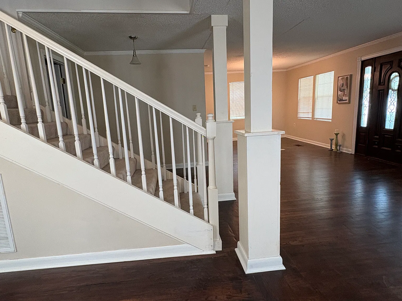 4 bed, 3.5 bath, 1900 sqft, $2,050 — Photo 4